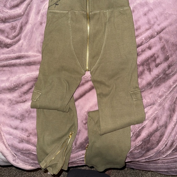 Tordrobes matching set. Funtioning zipper top and pant - Picture 5 of 6